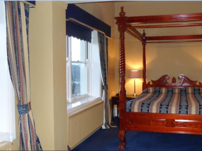 Carrington Hotel