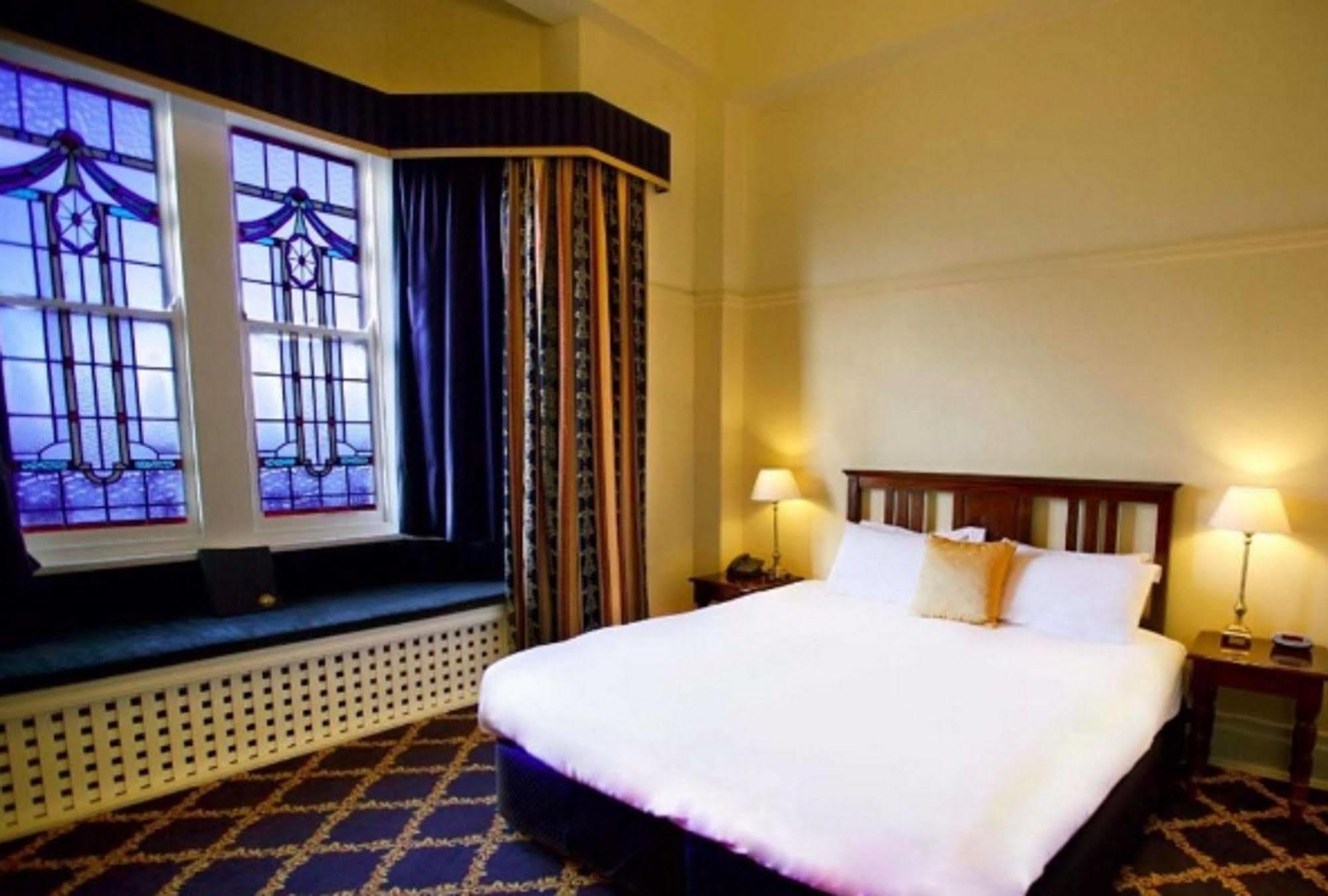 Hotel Carrington