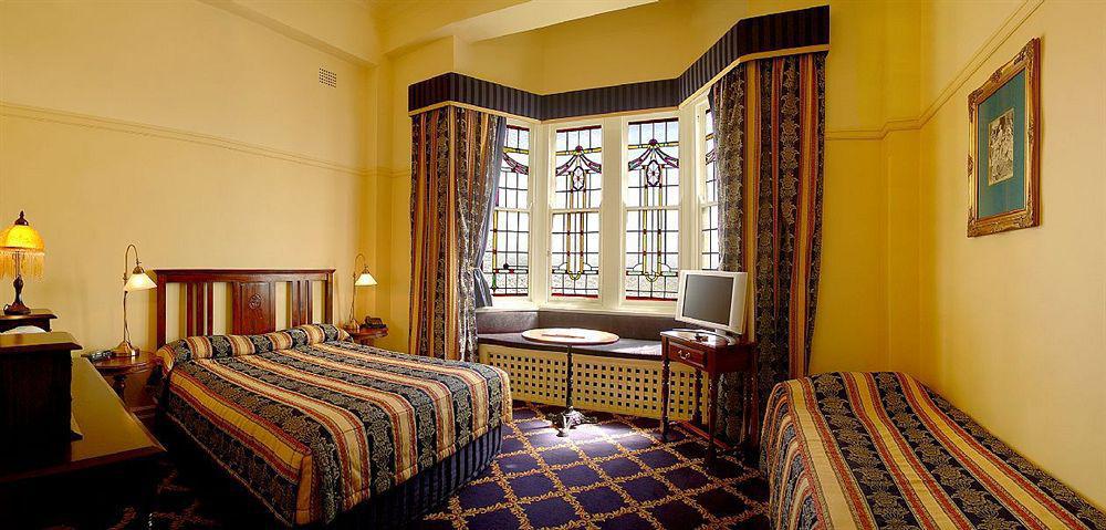 Hotel Carrington